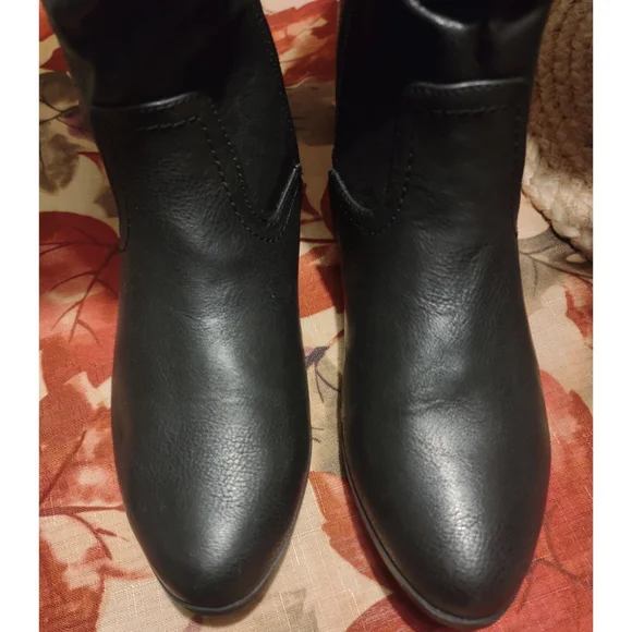 NWT! CLIFFS - By White Mountain Fayla - Picture 7 of 9